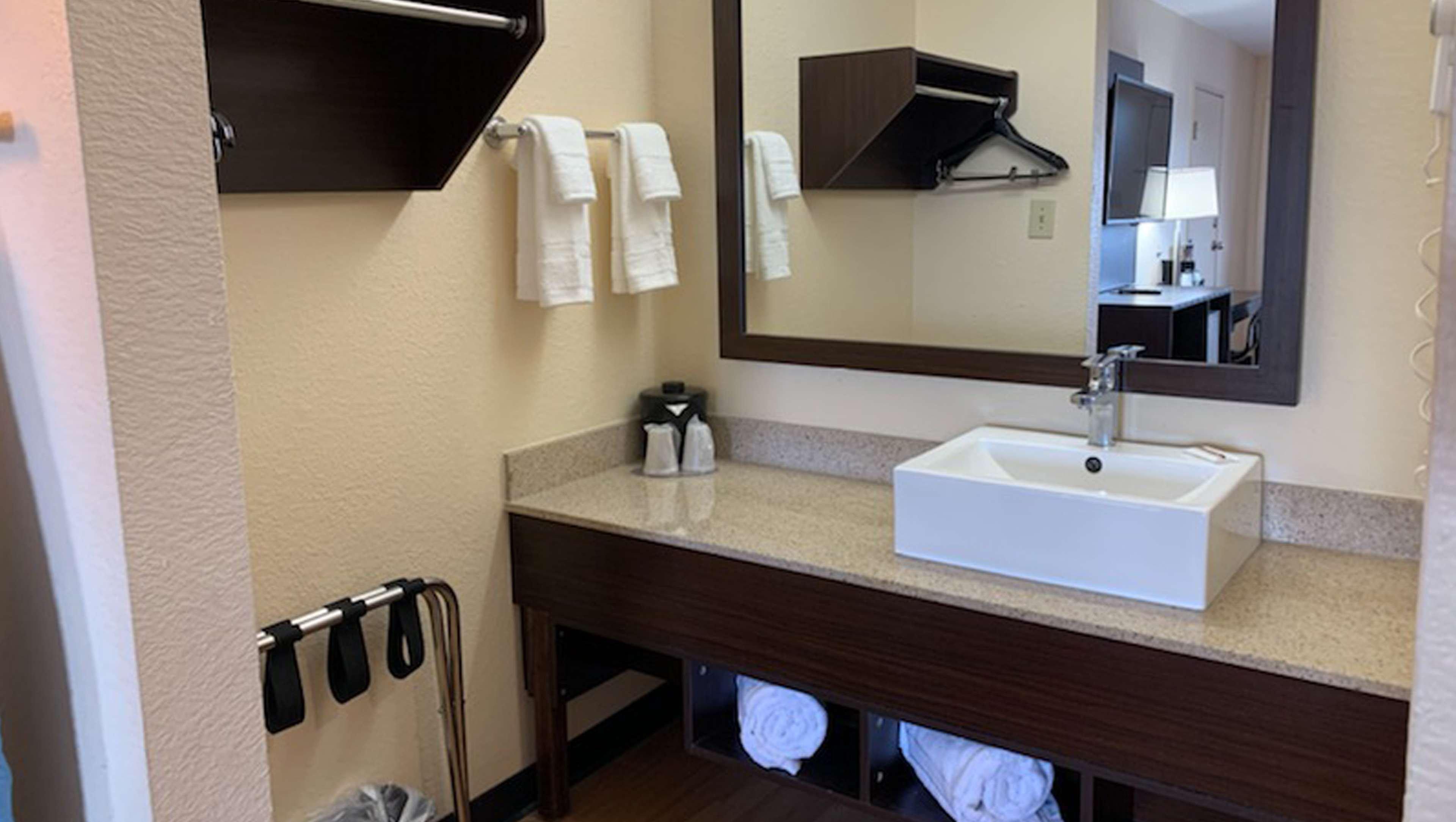Quality Inn & Suites I-10 Near Fiesta Texas Σαν Αντόνιο Εξωτερικό φωτογραφία
