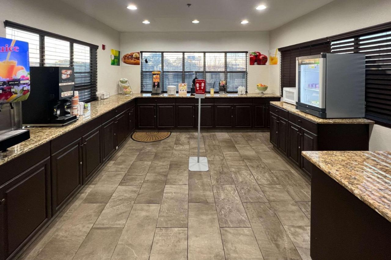 Quality Inn & Suites I-10 Near Fiesta Texas Σαν Αντόνιο Εξωτερικό φωτογραφία