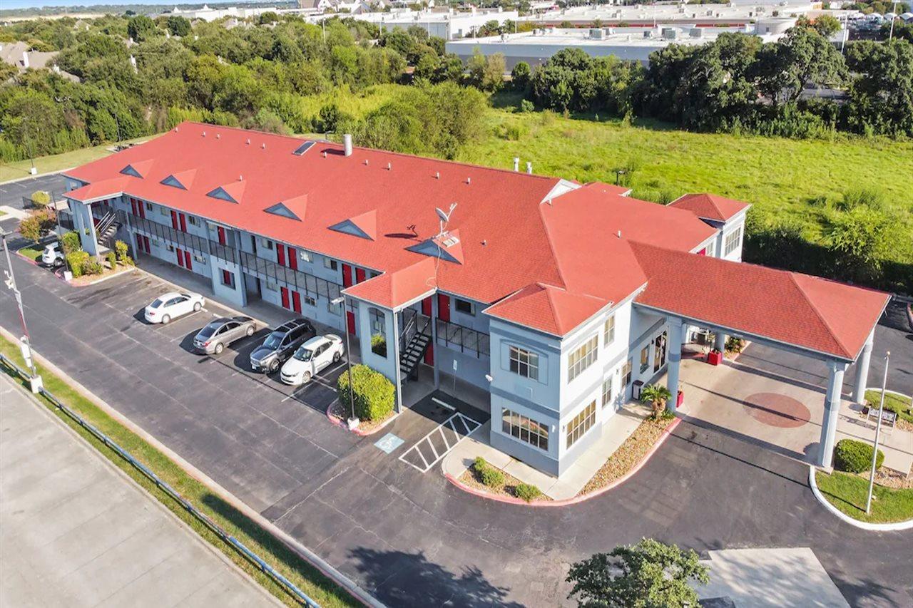 Quality Inn & Suites I-10 Near Fiesta Texas Σαν Αντόνιο Εξωτερικό φωτογραφία